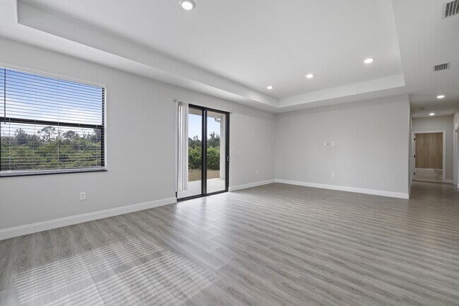 Building Photo - 679 Windermere Dr