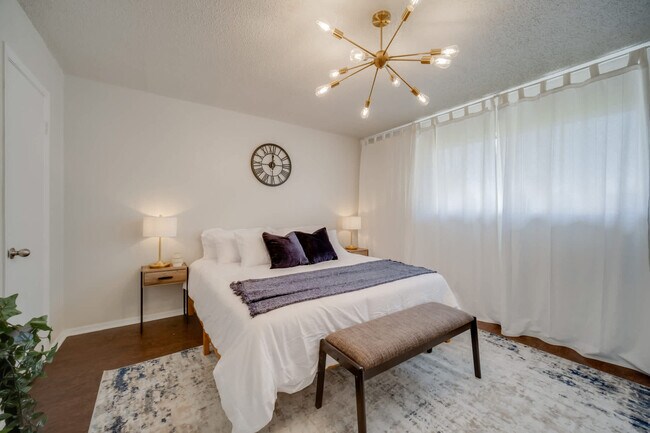 Foto del edificio - 1904 Jasmine Ln