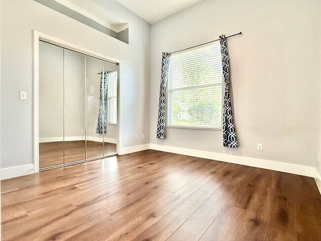 Building Photo - Executive 4bedrooms/3baths Dream pool-home...