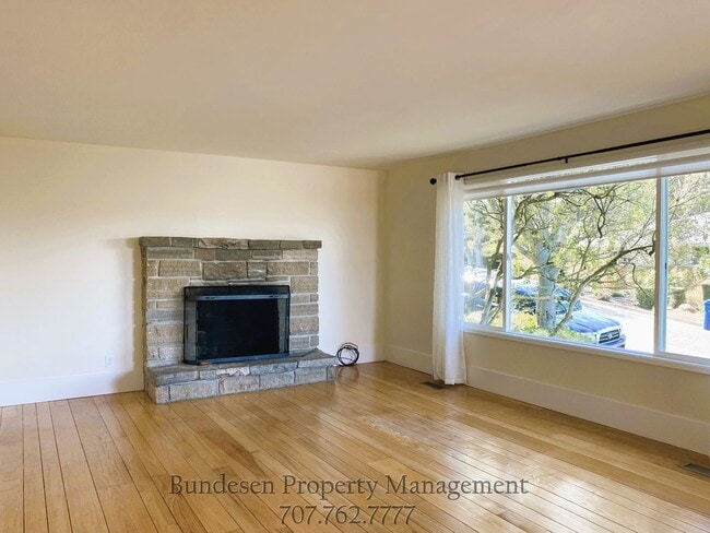 Building Photo - 77 Sunny Hill Dr