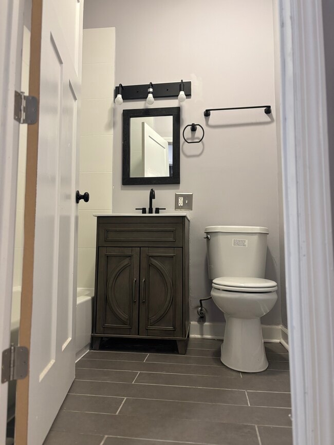 Building Photo - 6344 S Vernon Ave