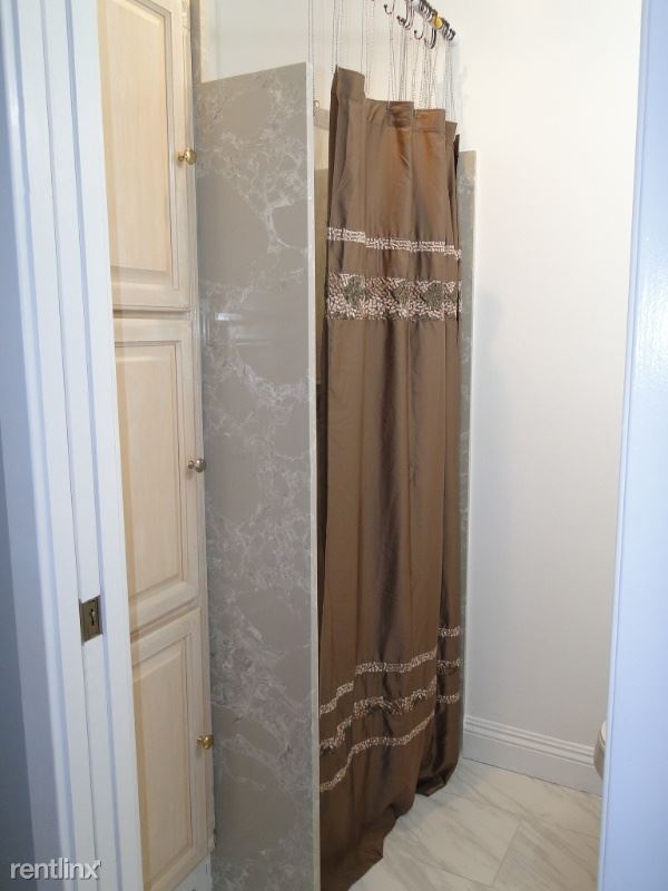 Foto del edificio - 2 br, 2 bath Apartment - 500 Lynn Ave