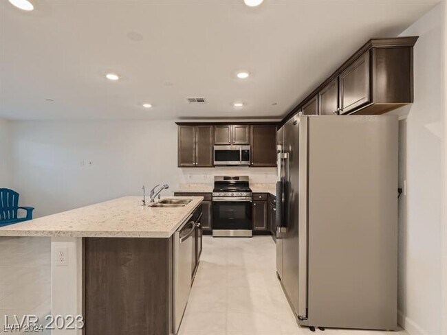 Building Photo - 703 Omaggio Pl