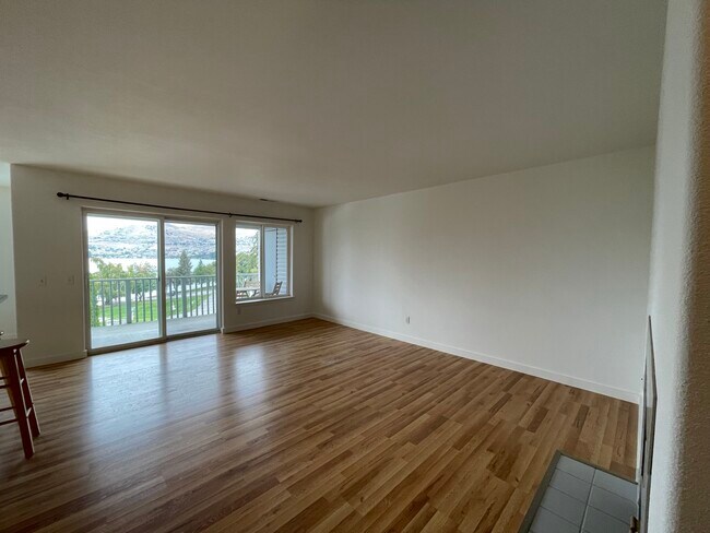 Building Photo - 2307 W Woodin Ave