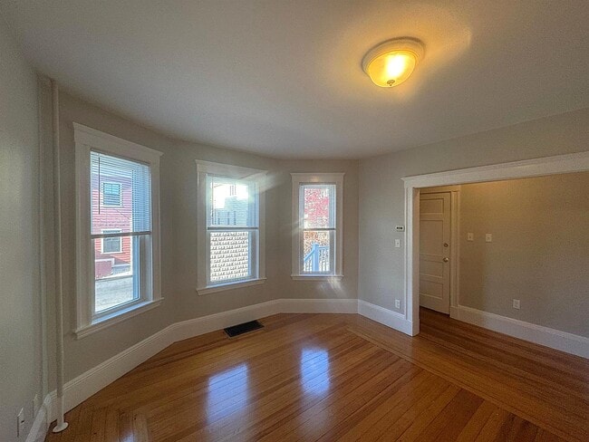 Building Photo - 15 Belmont Sq