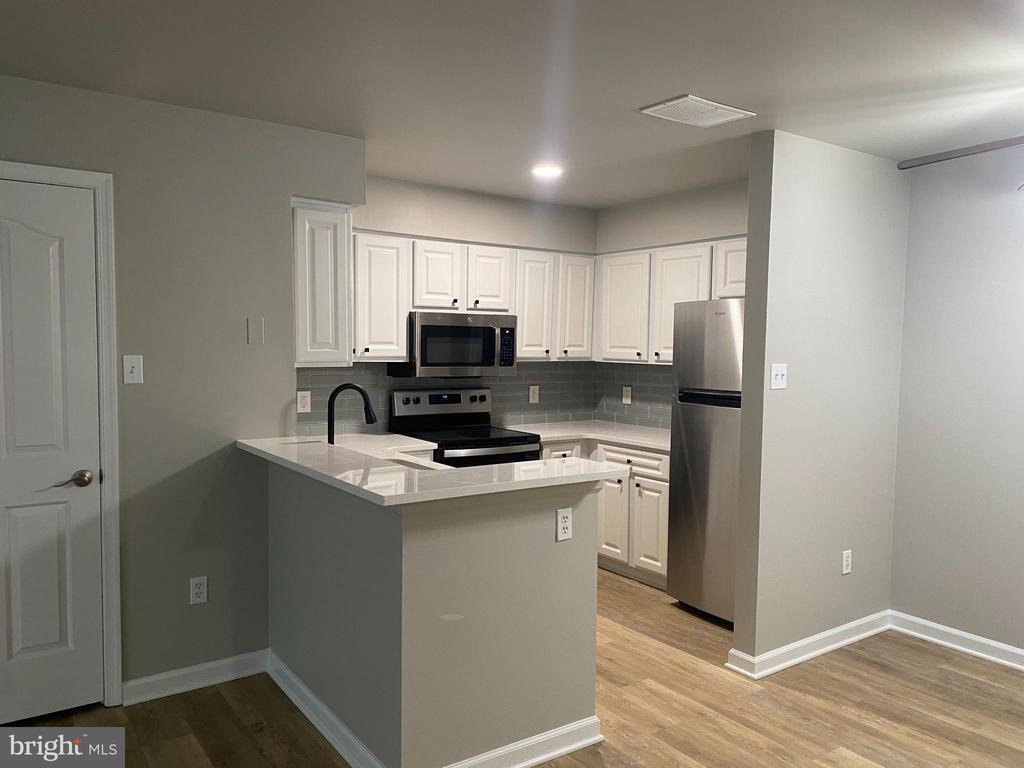 311 Foxcroft Cir Unit CONDO 311, Royersford, PA 19468 Room for Rent