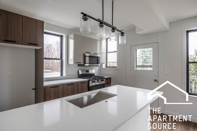 Foto del edificio - 4410 N Greenview Ave