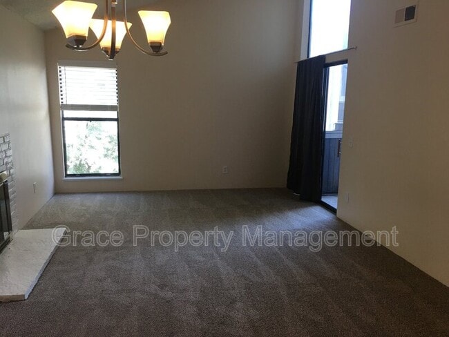 Building Photo - 6470 S Dayton St