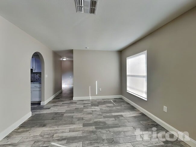 Building Photo - 10391 Lear St