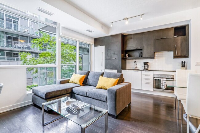 Photo du bâtiment - 150 Simcoe St