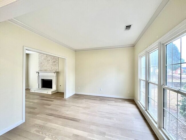 Building Photo - 4925 Byers Rd