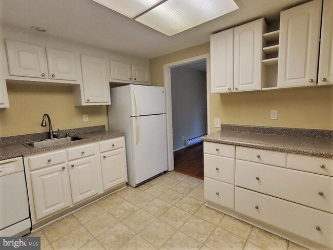 Building Photo - 3511 Forest Edge Dr