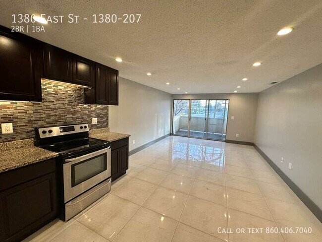 Foto del edificio - 1380 East St