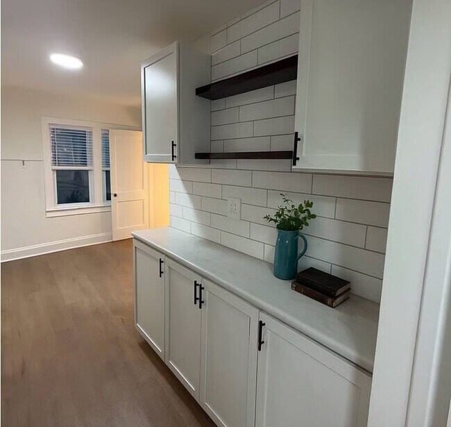 Foto del edificio - Fully Furnished 1BR + Office | Travel Nurse Ready | 30+ Day Stays Near Milwaukee