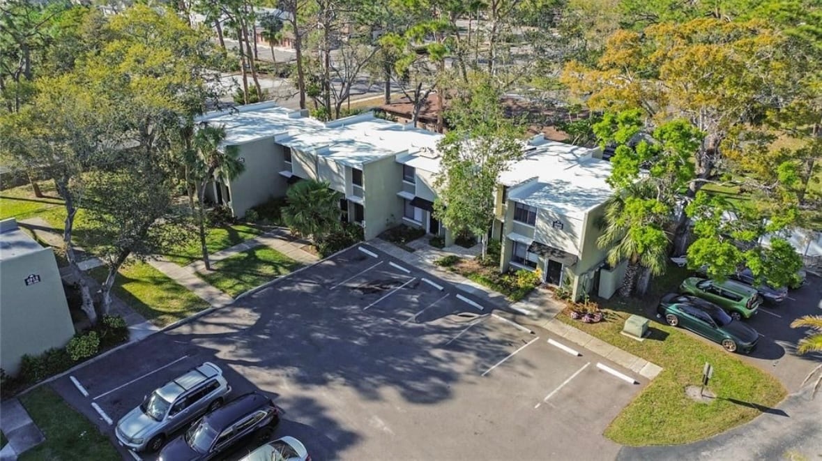 Foto principal - 4929 25th St W