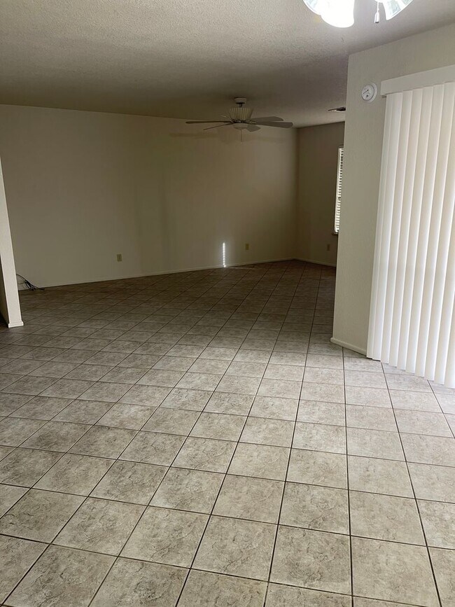 Building Photo - Unfurnished Long Term Rental
