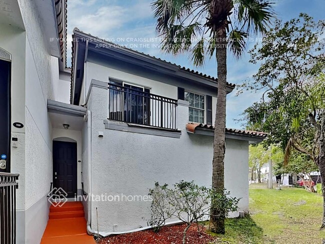 Building Photo - 741 SW 148th Ave