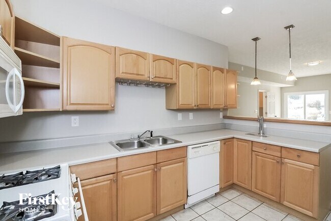 Building Photo - 1627 Eagle Dr
