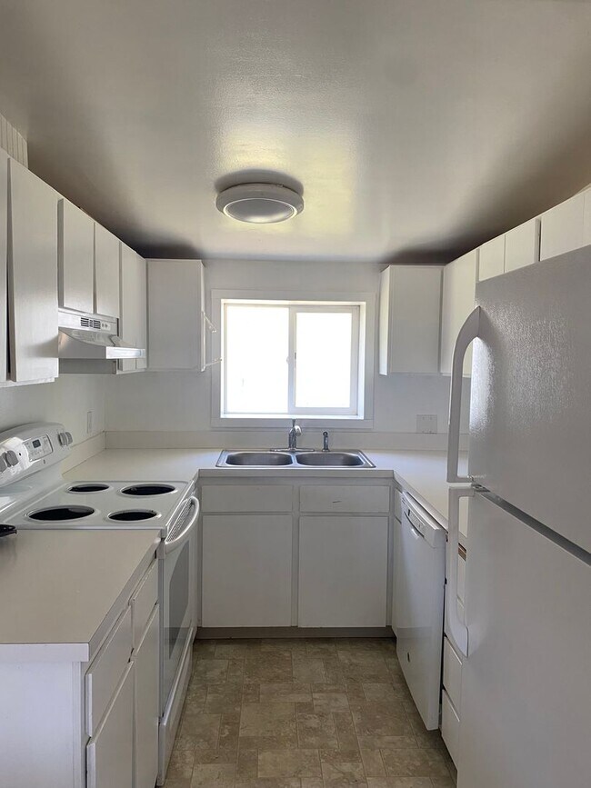 Foto del edificio - 2 Bedrooms, 1 Bath with Bonus Room!