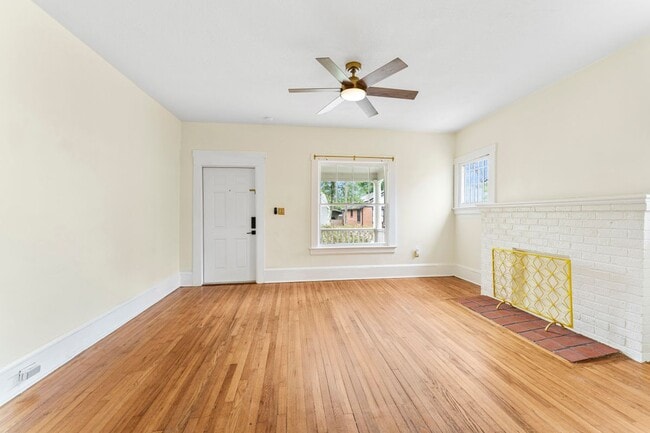 Building Photo - 4531 Attleboro St