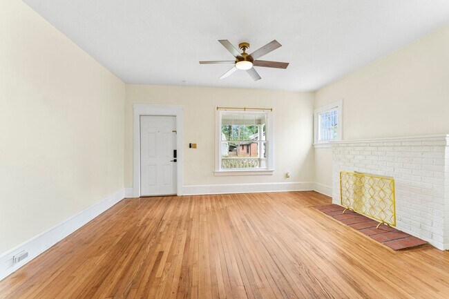 Foto del edificio - 4531 Attleboro St