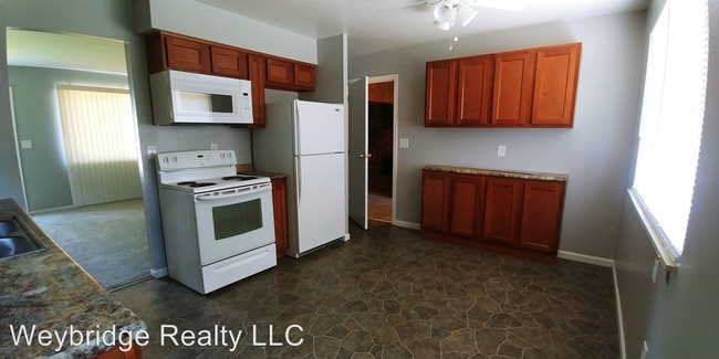 Building Photo - 3 br, 1 bath House - 2119 Sevenhills Drive