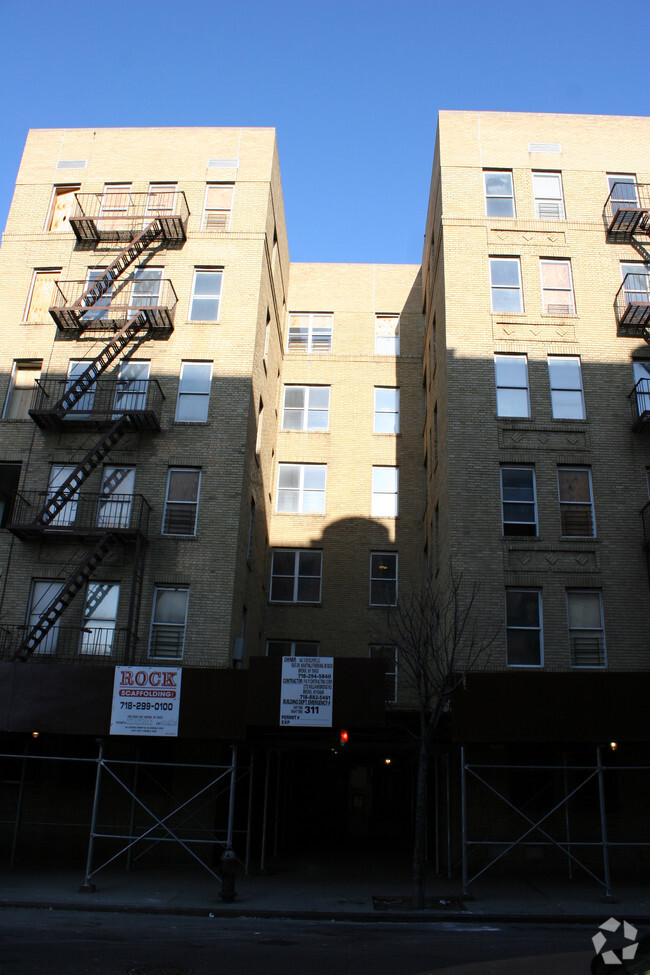 Building Photo - University Avenue III