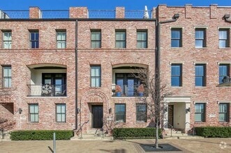 Building Photo - 640 S Pearl Expy