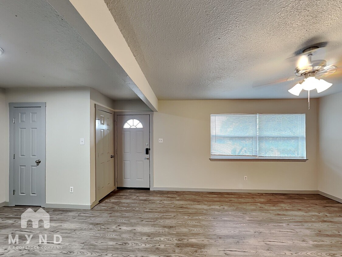 Foto principal - 624 E 3rd St