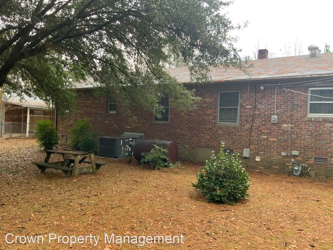 Foto del edificio - 3 br, 2 bath House - 915 Greenlawn Drive