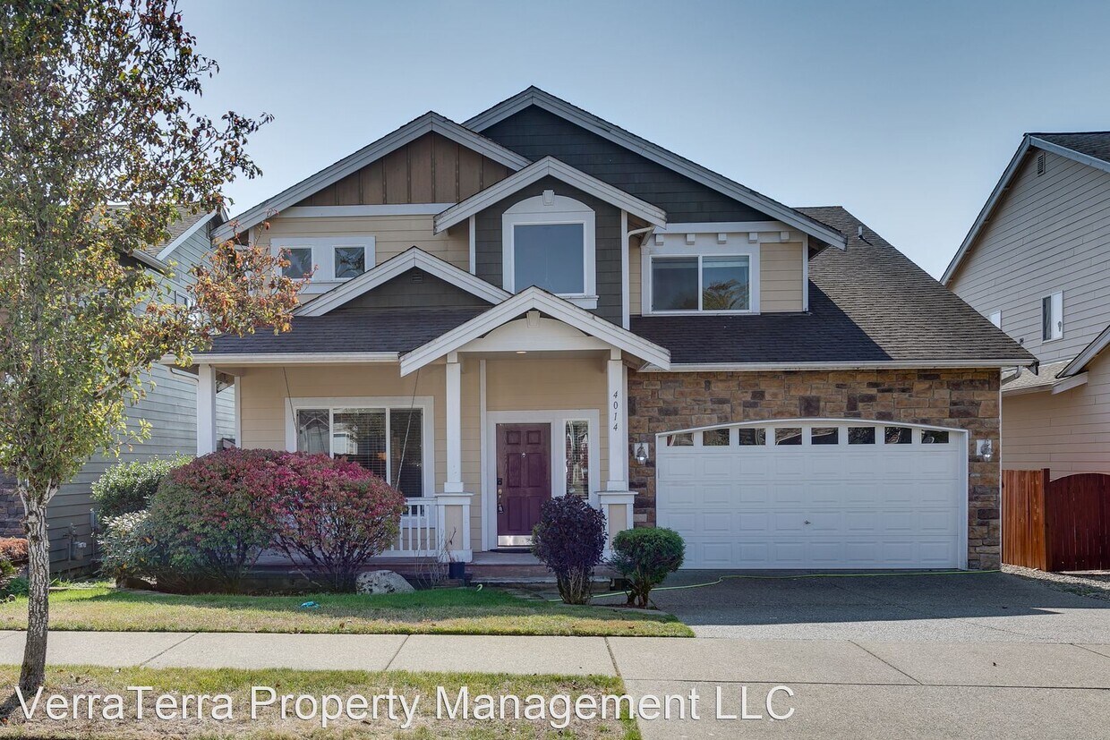 5 br, 2.5 bath House 4014 212th PL SE House Rental in Bothell, WA