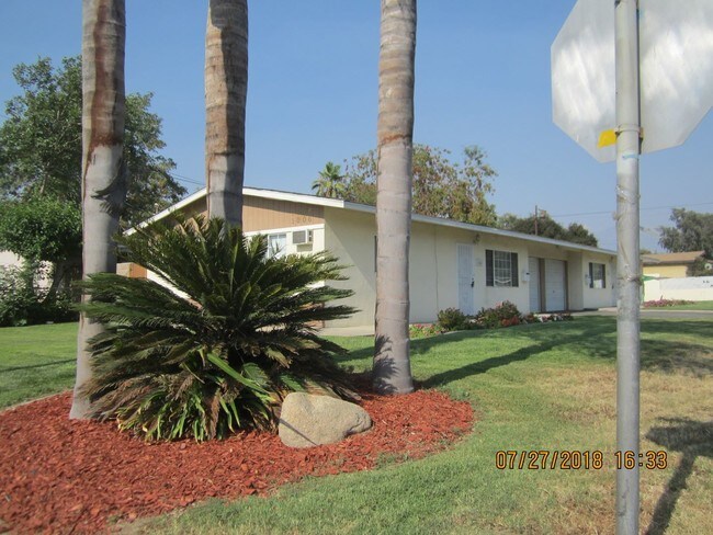 Building Photo - 2 br, 1 bath Apartment - 1004 TEXAS STREET