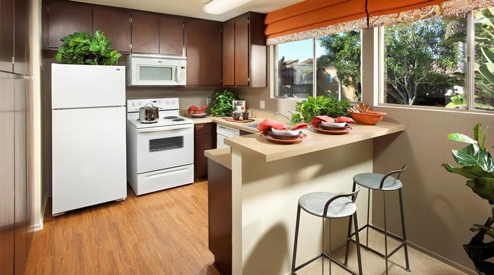 Kitchen - 17400 Modoc St