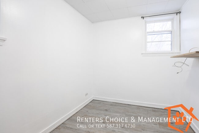 Building Photo - Pet friendly Basement Suite,With Laundry, Utilities Included