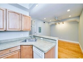 Building Photo - 6 Humboldt Pl