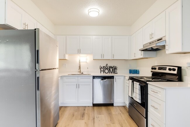 Building Photo - West Royal Apartments