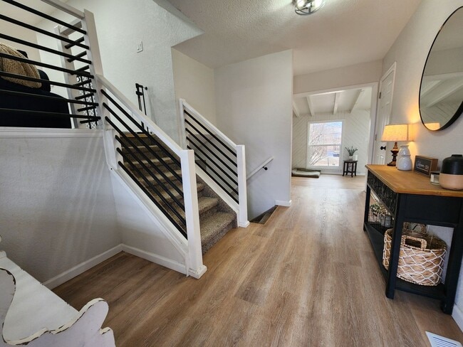 Building Photo - Stunning 4 Bed 2 Bath Home With Solar!!!