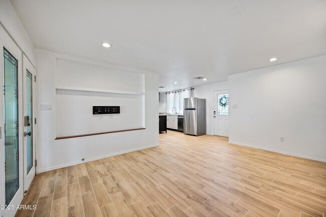 Foto del edificio - 1014 E Orange Dr