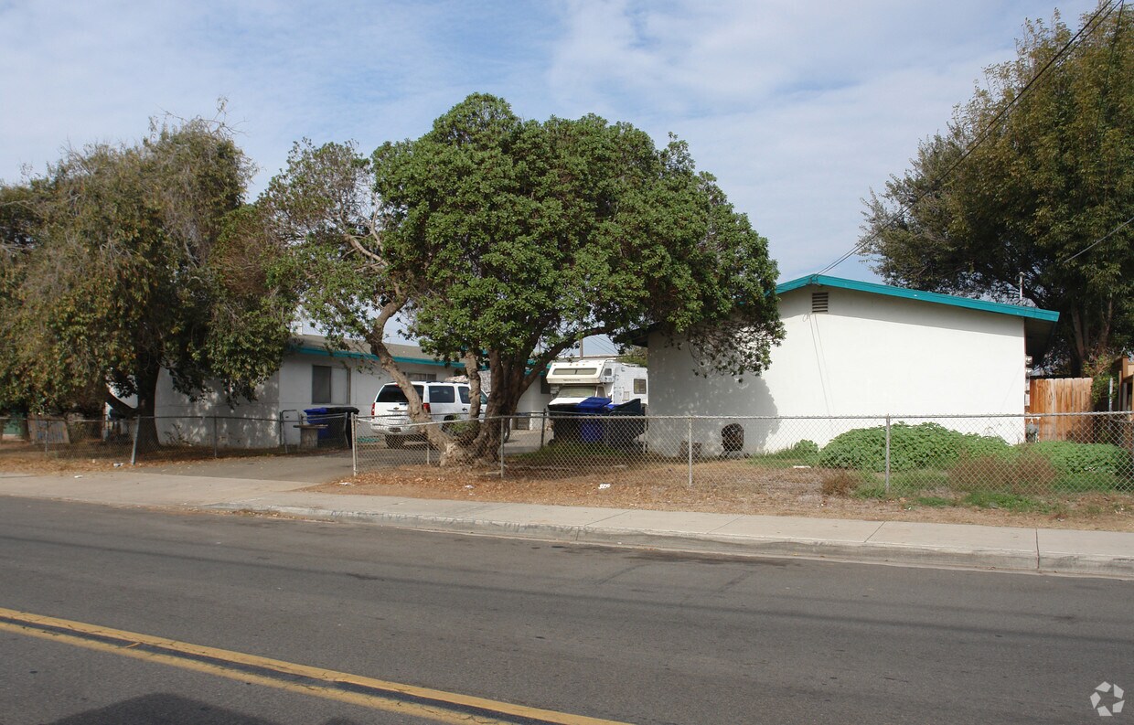 Primary Photo - 1612-1614 Elm Ave