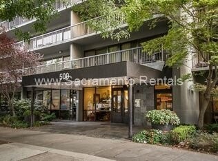 Primary Photo - Spacious Updated 2bd/2ba Downtown Condo - ...