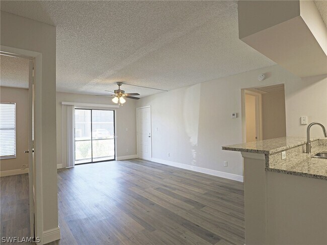 Building Photo - 5329 Summerlin Rd