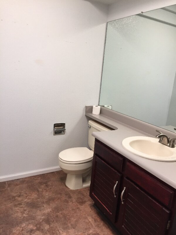 Building Photo - 2677 S Deframe Cir