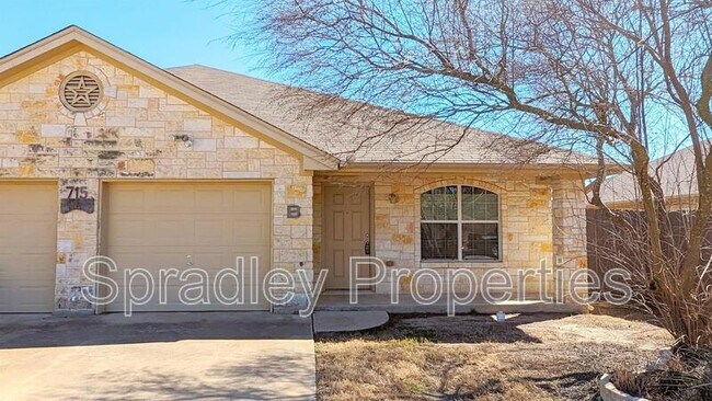 Foto del edificio - 715 E Ridge Blvd