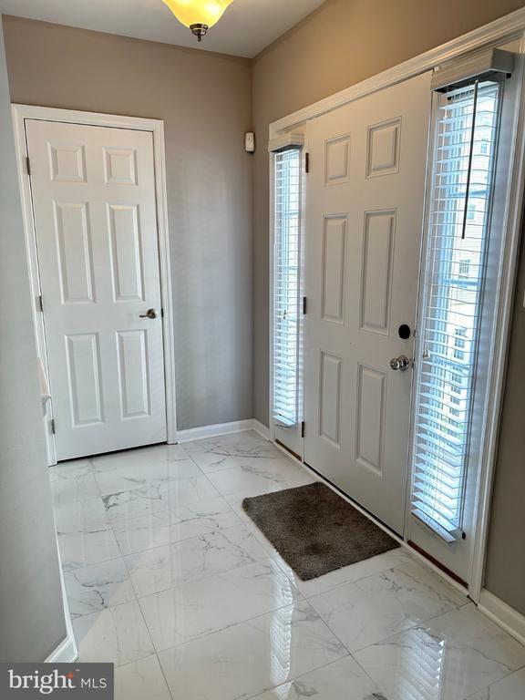 Foto del edificio - 9365 Paragon Way
