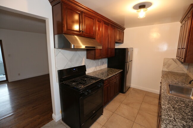 Building Photo - 4404 Don Miguel Dr