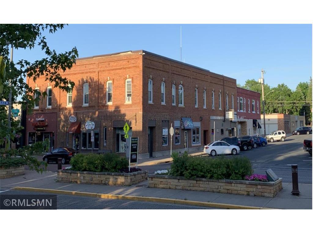 Primary Photo - 113 1/2-E 1/2 E Elm St