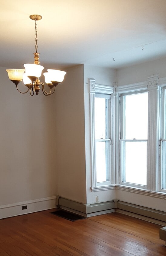 Primary Photo - 711 Washington St NE