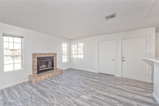 Foto del edificio - 2684 Bryandouglas Dr