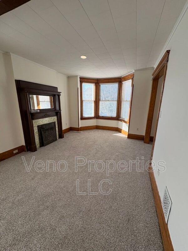 Building Photo - 109 3rd St.