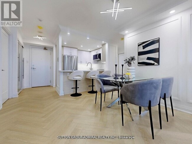 Building Photo - 11 Townsgate Dr